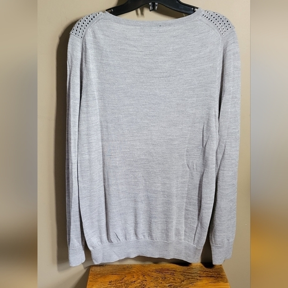 The Limited merino wool XL lightweight eyelet sweater v-neck - Picture 3 of 5
